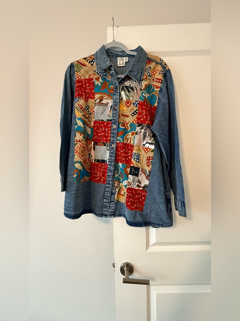 Parsley & Sage Blue Heathered Top with White Label